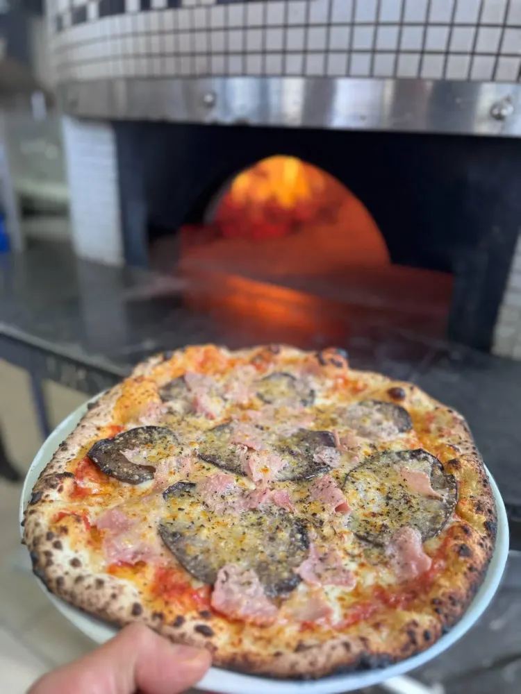 Pizzas au feu de bois